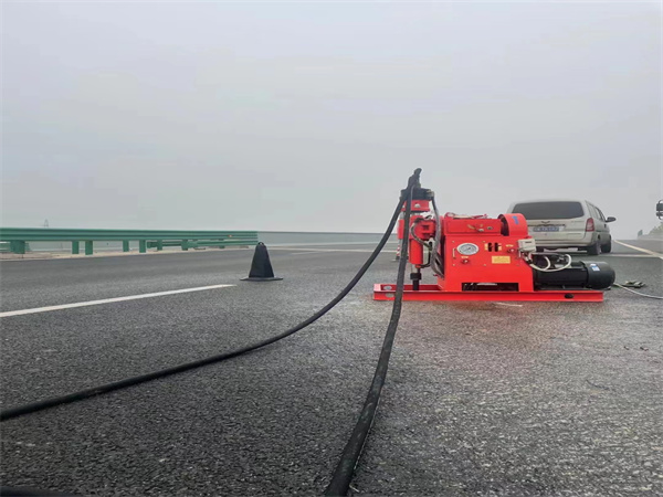 新城街道马路路基路面开裂下沉注浆加固灌浆