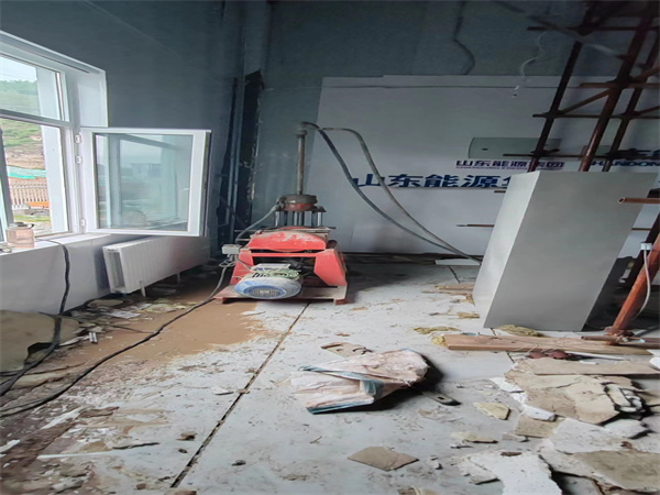 新城街道地基基础下沉墙体裂缝加固注浆顶升施工