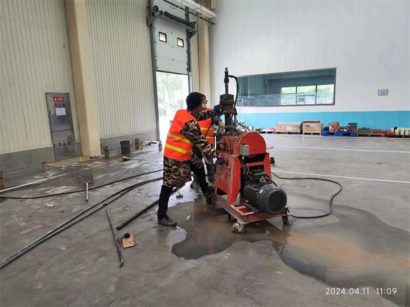 新城街道厂房地面下沉塌陷注浆加固施工